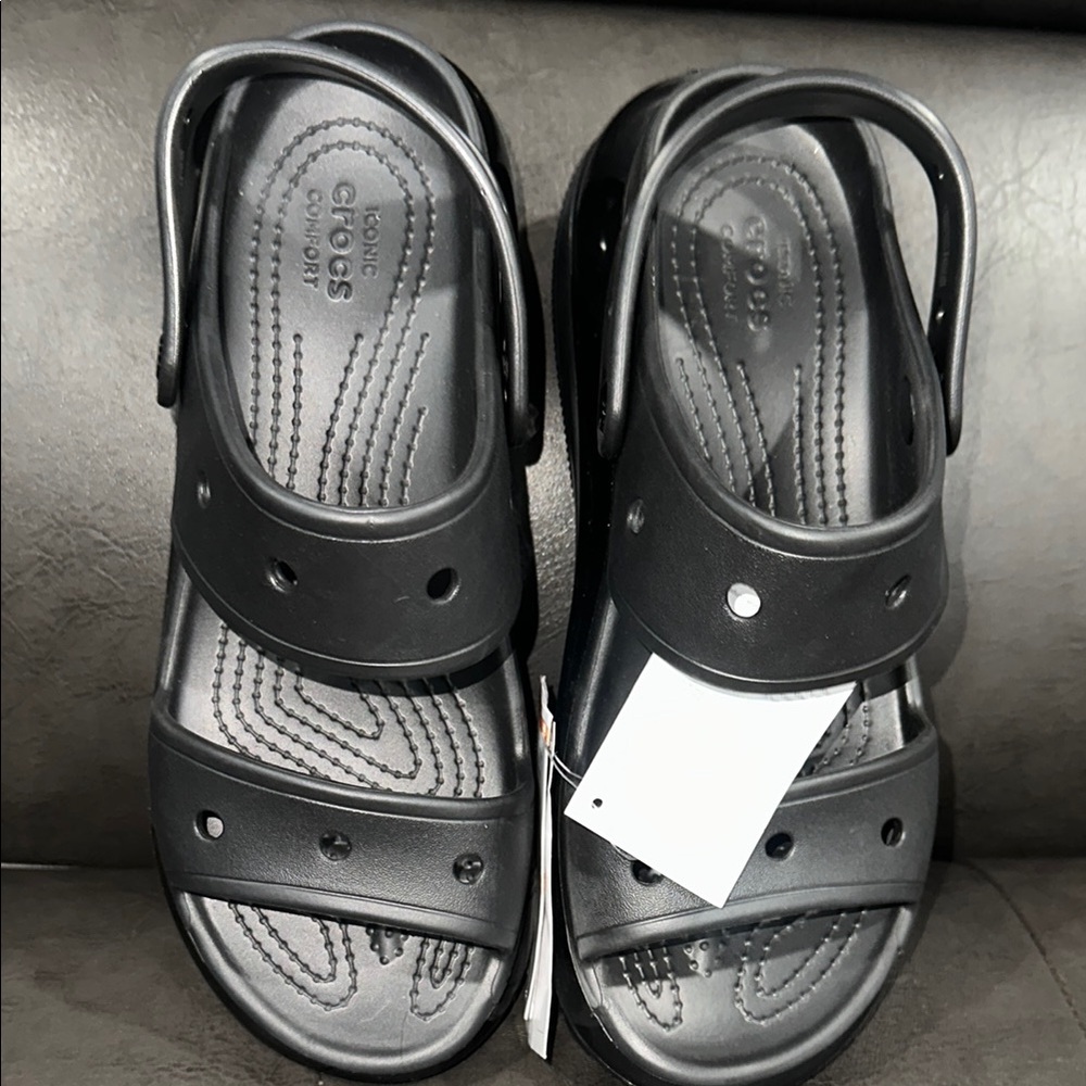 CROCS Classic Black Sandals - Picture 2 of 8